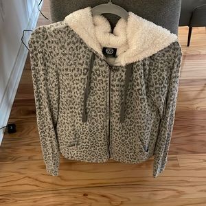 Cozy xs grey leopard fuzzy zip up. Xs
